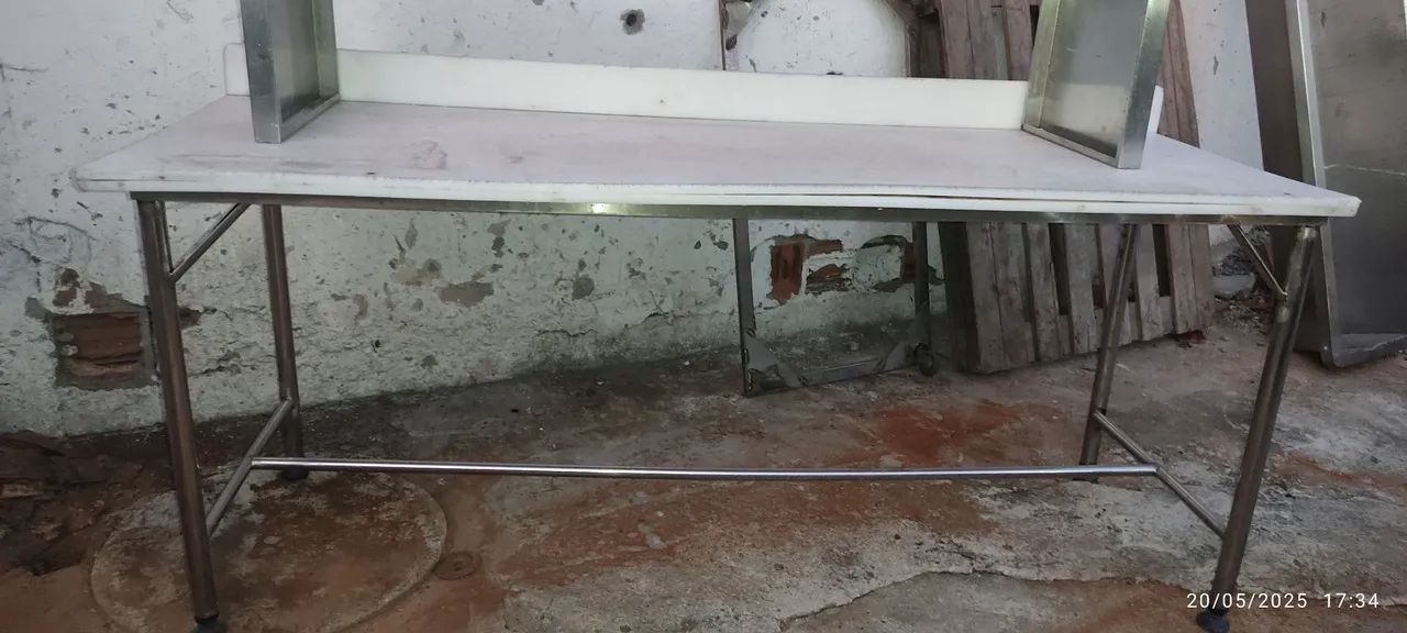 Bancada+prateleira superior inox industrial com tampão polietileno"LEIA" - Foto 5