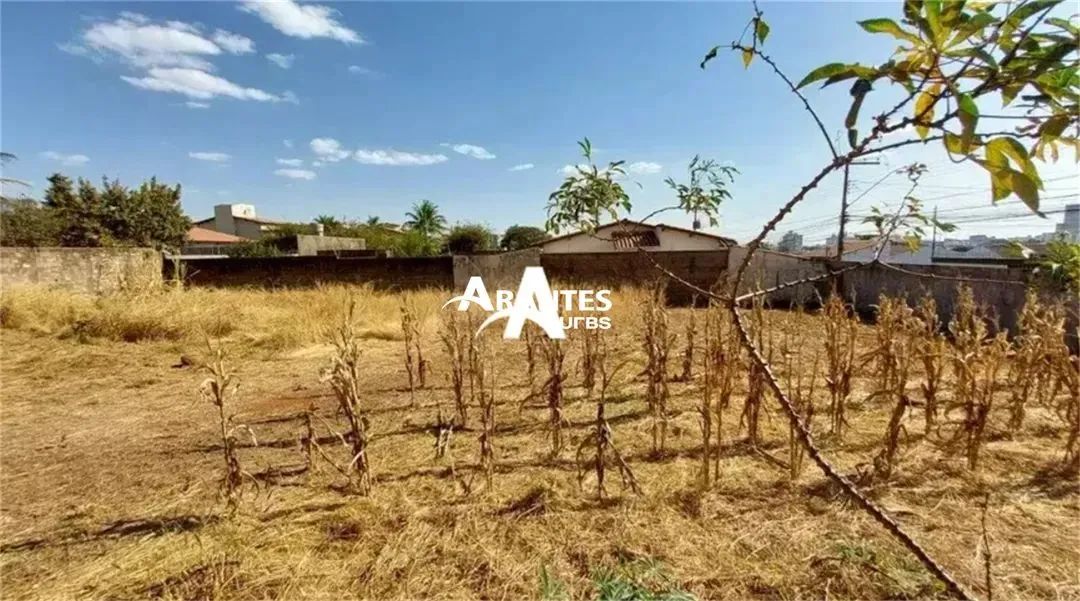 Terreno com 840m² à venda no Tibery