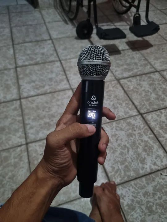 Vendo microfone sem fio em ótimo estado  - Foto 3