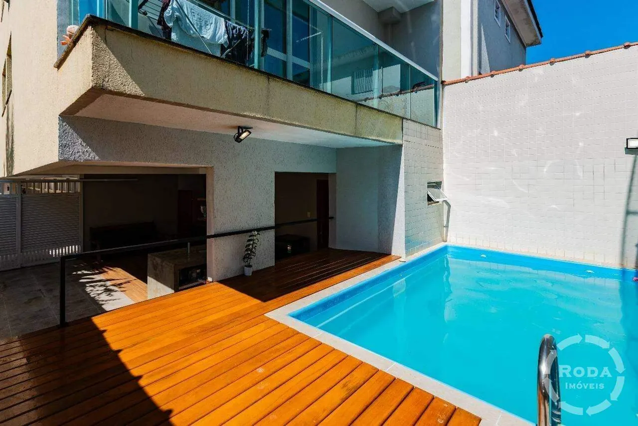 Casa em Condomínio 2 dormitórios, 2 suítes, 1 vagas de garagem com piscina privativa e qui