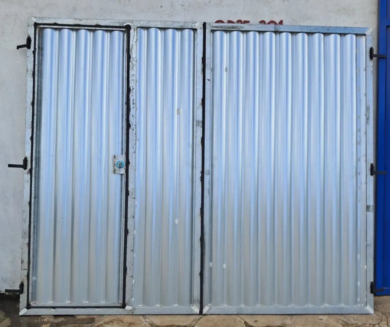 Portão novo galvanizado para garagem 