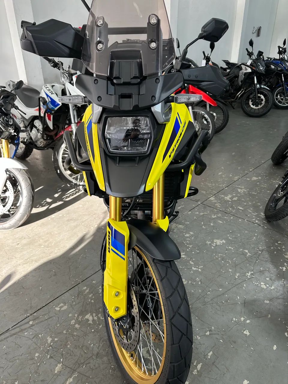 VSTROM 1050 24/25 já emplacada e transferida 2025 - Foto 9