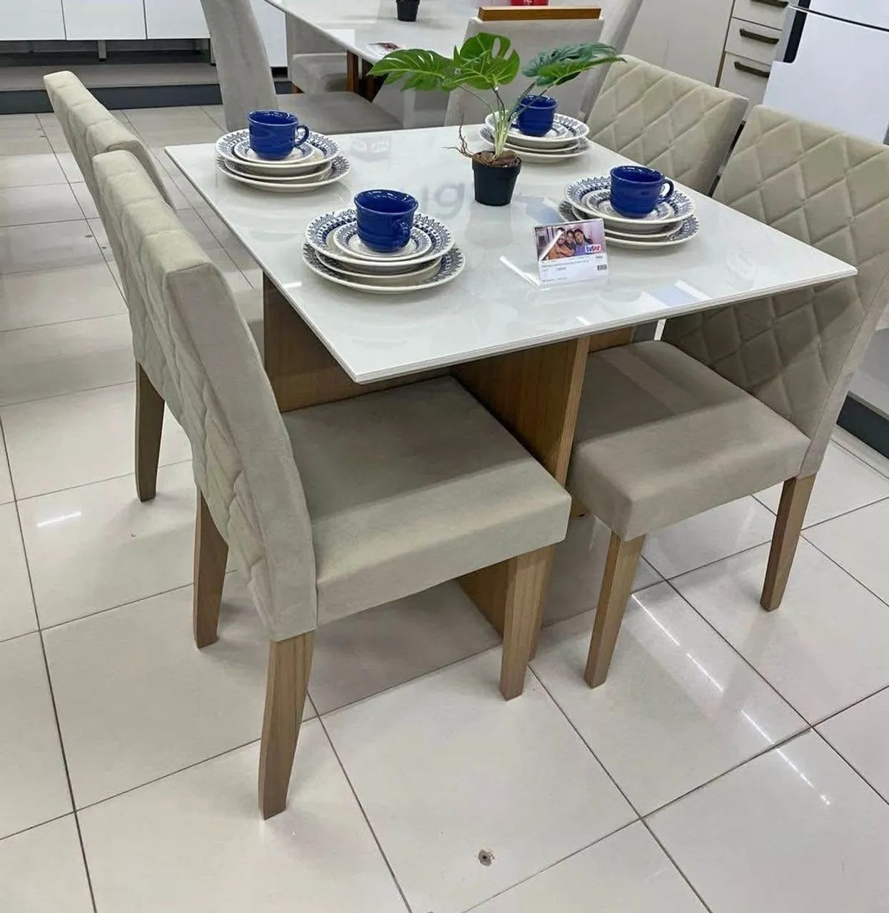 Mesa de jantar helo 4 lugares promoção 