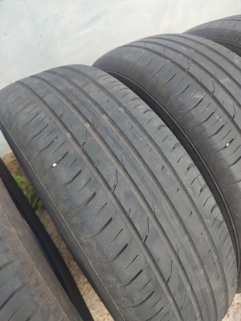 Pneu 205/70 aro 16 Continental  - Foto 3