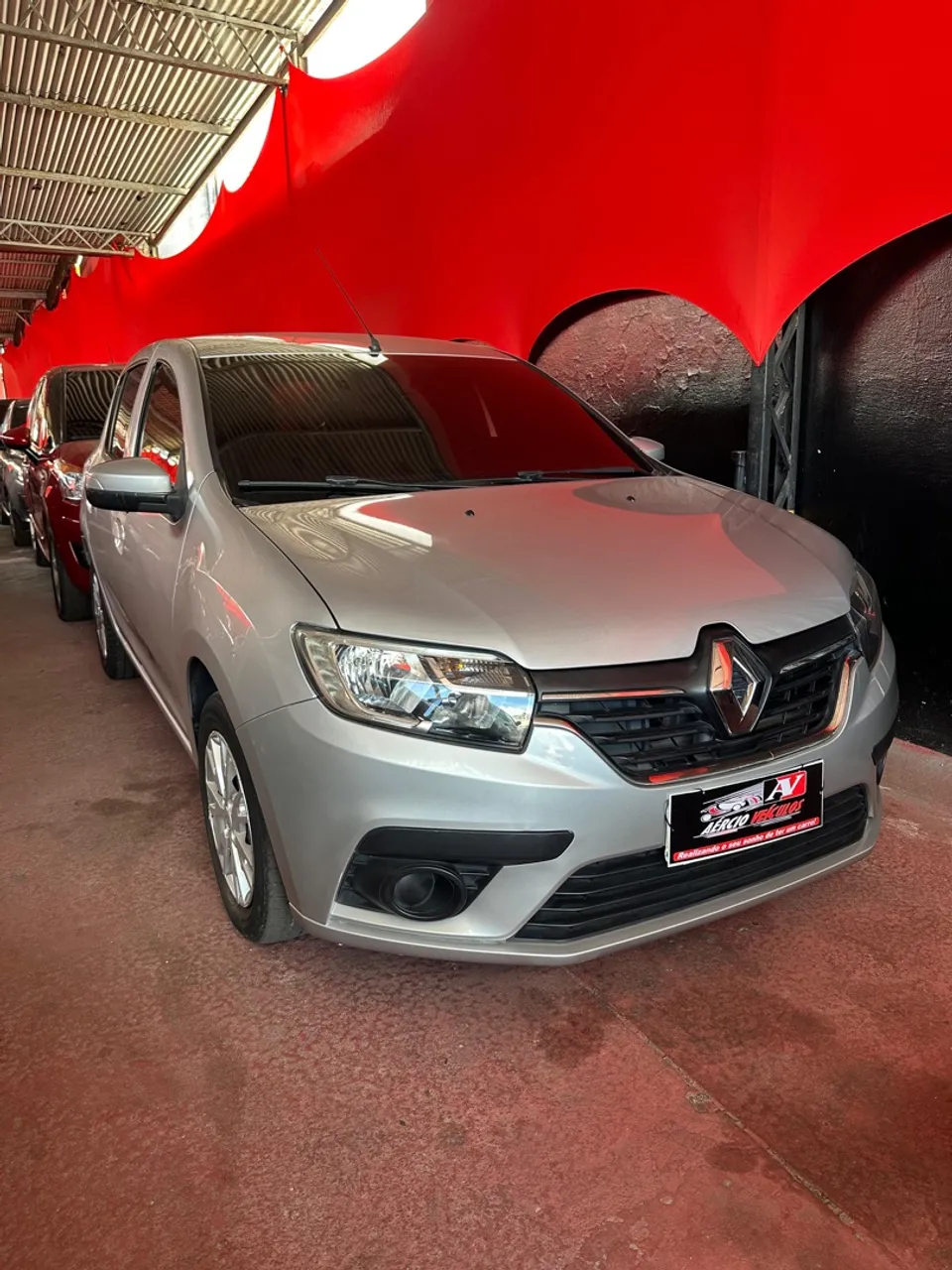 Sandero 2020 1.0 1 mil entrada Aércio veículos gc