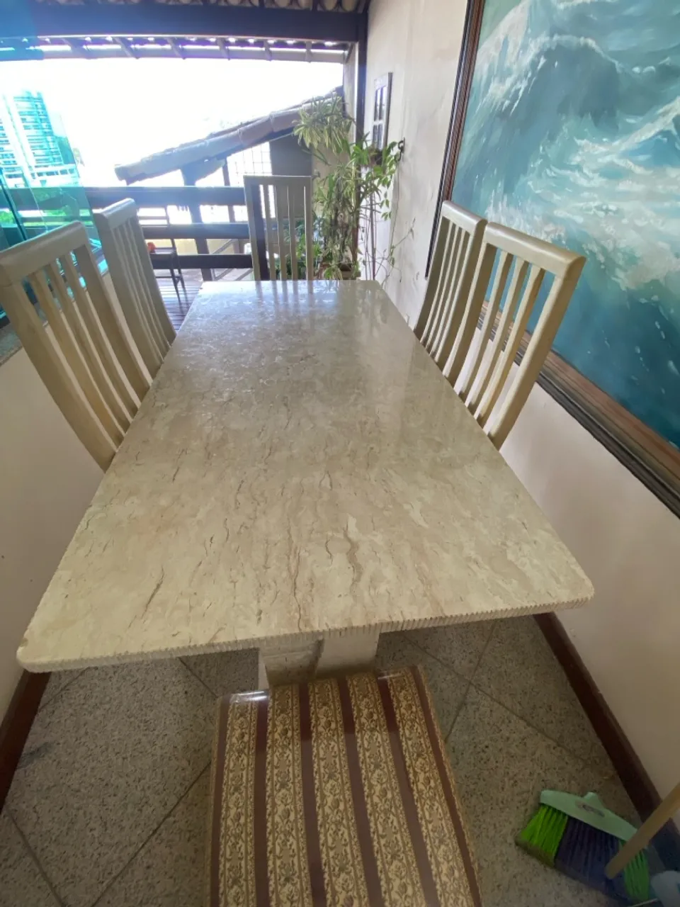 Mesa de Jantar Elegante em Mármore