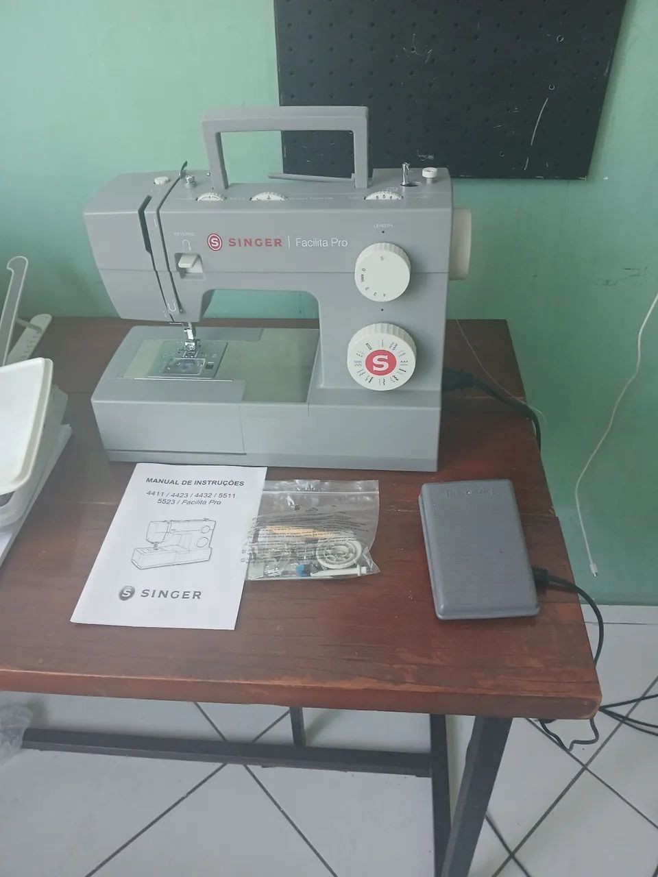 Máquina de Costura Singer Facilita Pro