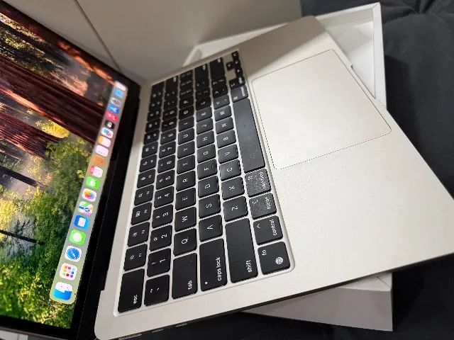 MacBook Air M2 Starlight 16GB RAM | Gatantia Apple Até 07/26