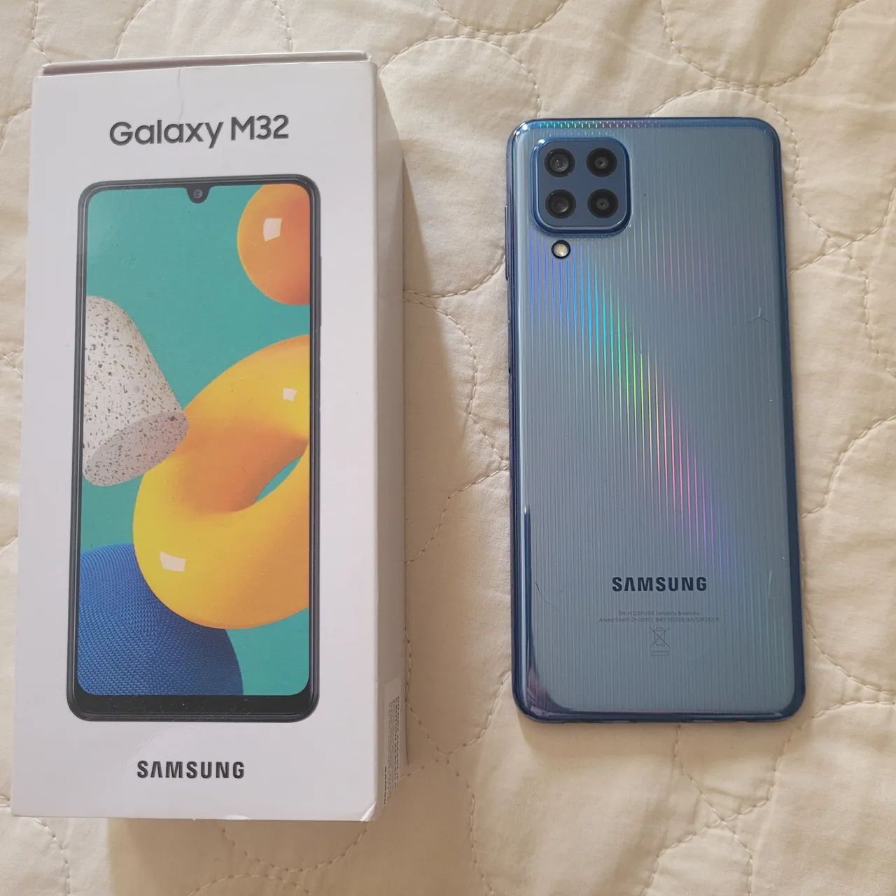 Celular Sansung Galaxy M32<br>Na caixa original, carregador e 2 capinhas vão junto<br>R$ 700