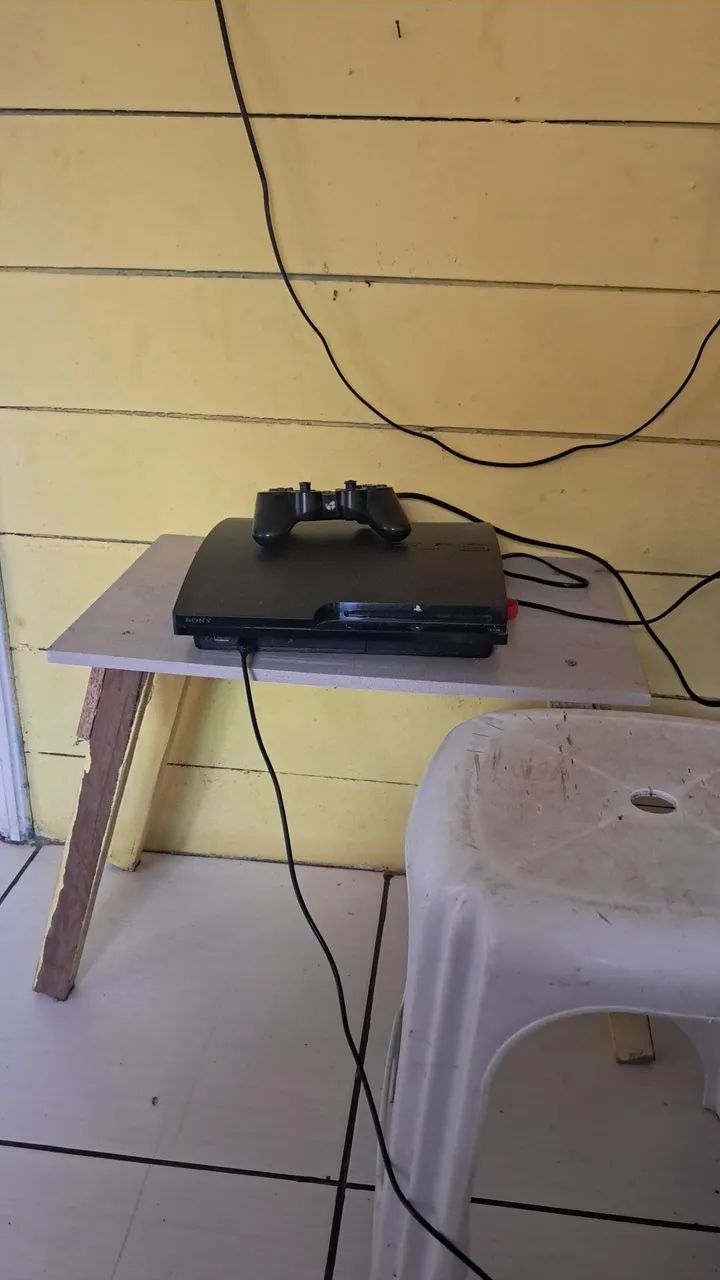 Vendo esse play 3 desbloqueado precisando atualizar e baixa  jogos