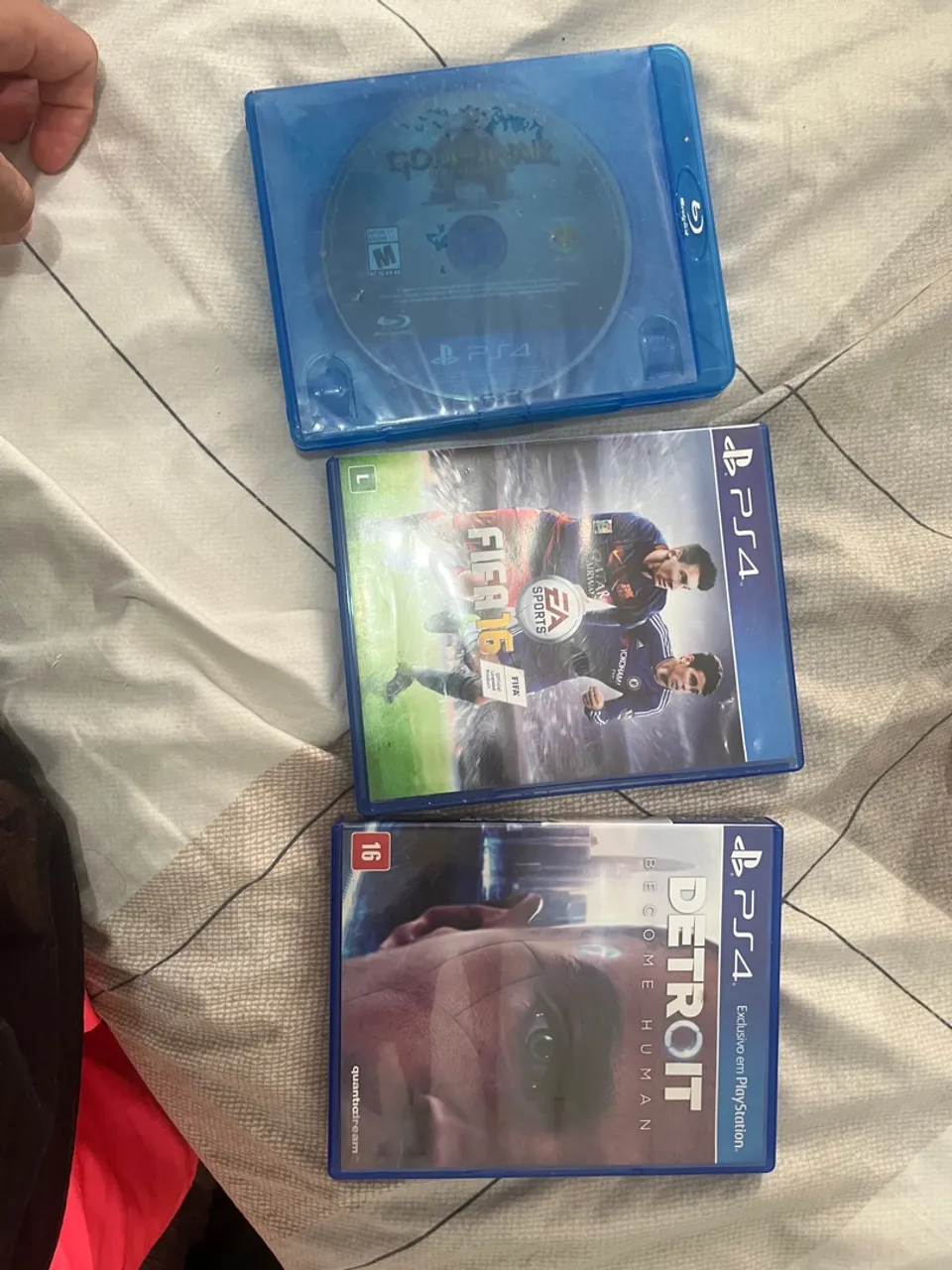 Jogos de Playstation 4 - God of War, FIFA 16 e Detroit