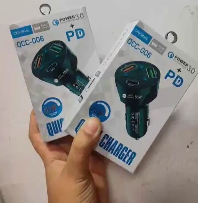 Carregador Veicular Com Entradas Para Iphone, Tipo C E V8