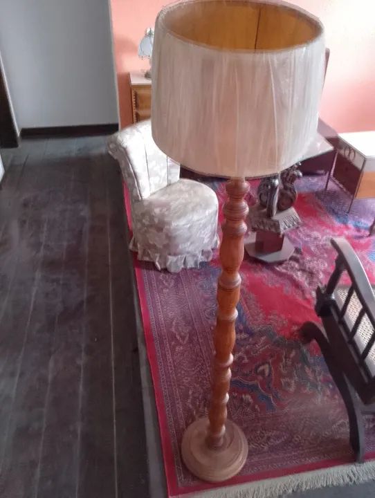 Lustre de madeira antigo