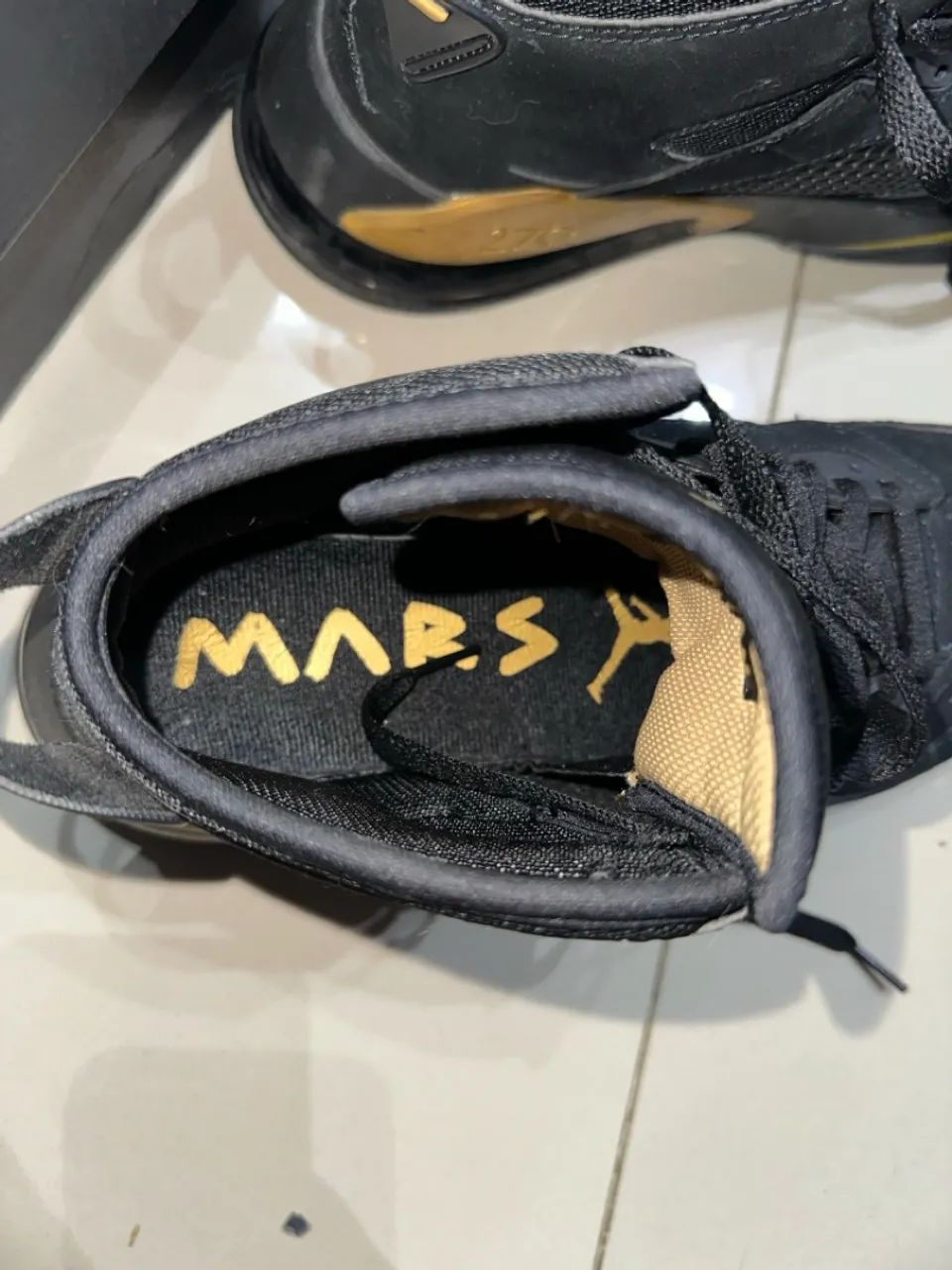 Air Jordan Mars 270 Preto e Dourado - Original - Foto 4