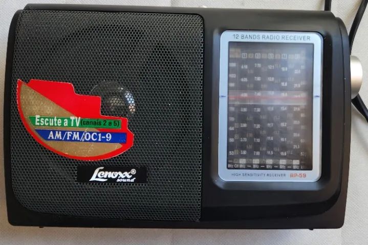 Rádio Portátil 12 faixas Lennox RP-59a