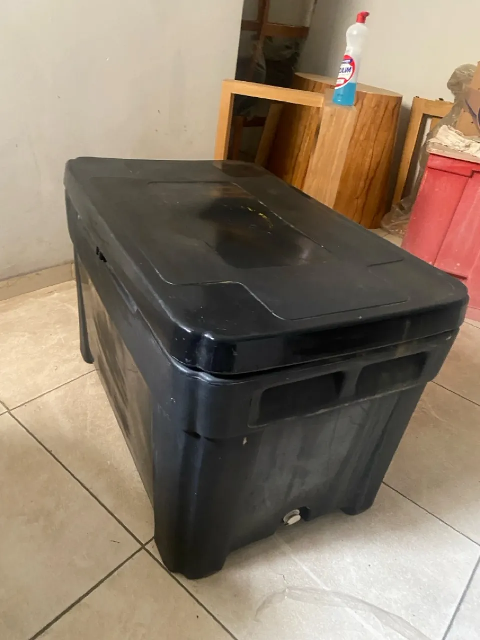 Caixa de gelo para área externa