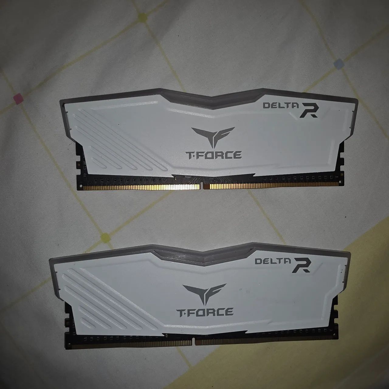 Memória RAM T-Force Delta RGB 16GB (2X8GB) DDR4 3000MHz