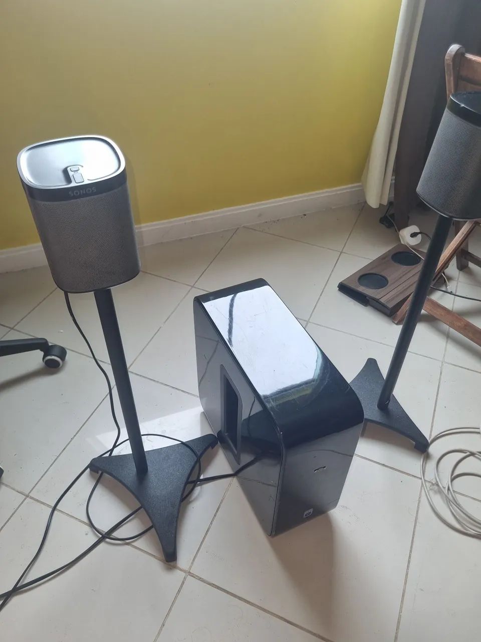 Sistema de Som Sonos: Sub, 2x One SL e Stands - Foto 3