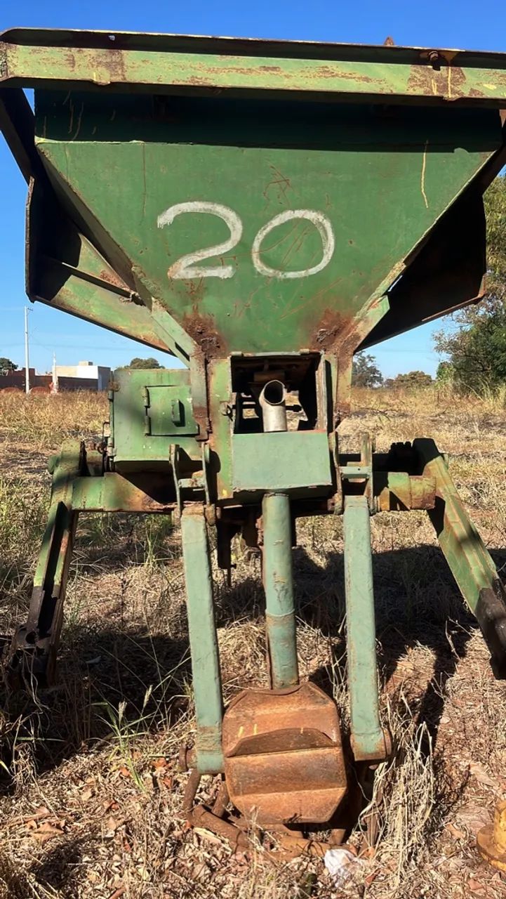 Sulcador e adubador para eucalipto e outras culturas 