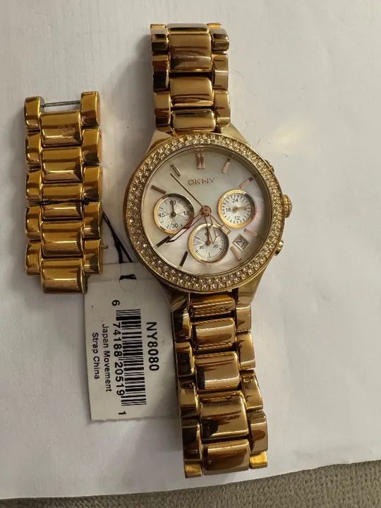 Relógio feminino DKNY em aço inox rose c mostrador envolto em cristais, fundo madrepérola - Foto 4