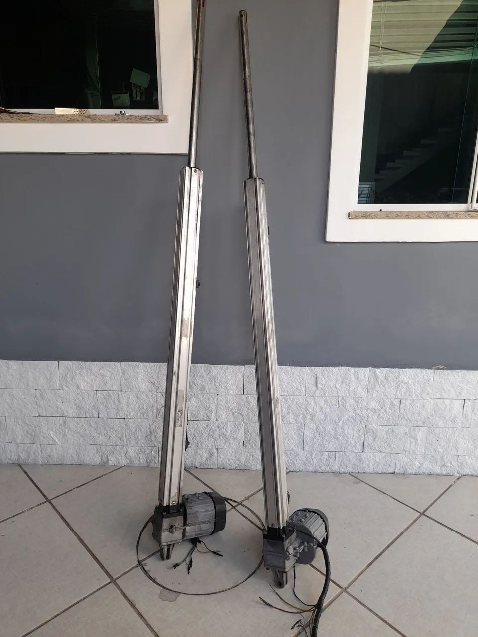 Vendo 2 motores portão pivotante  - Foto 4