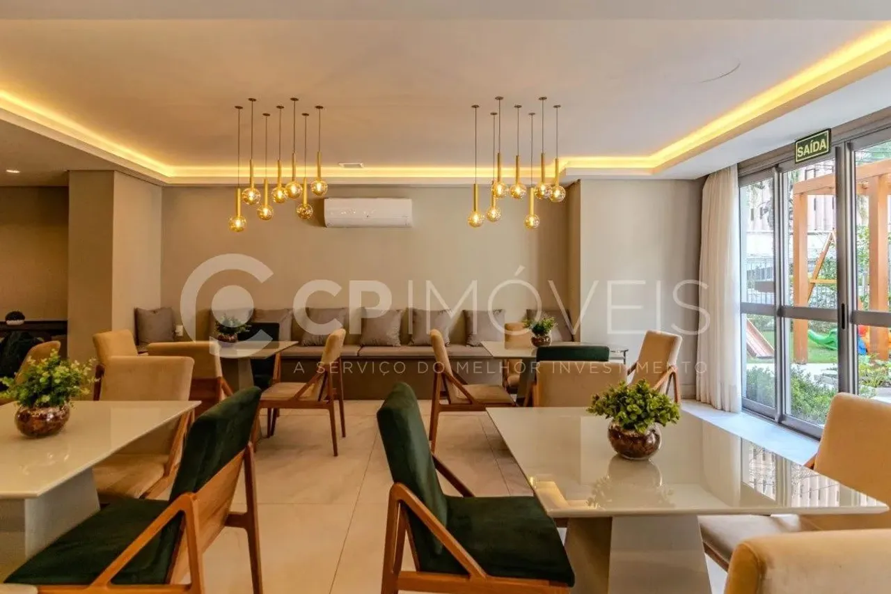 Apartamento de 2 dormitórios com suite e 1 vagas no bairro Passo Da Areia