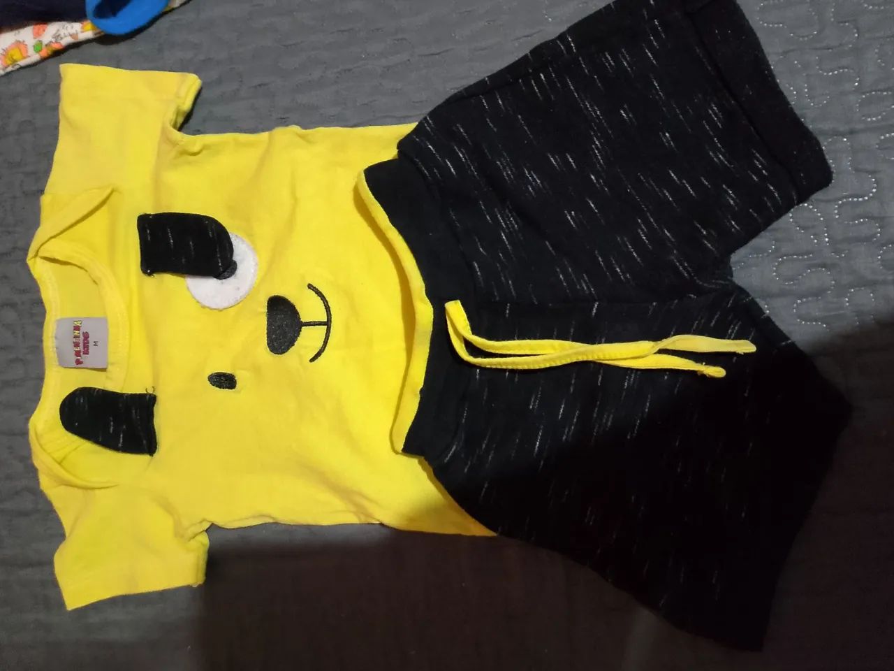 Conjunto Bebê - Camiseta e Shorts - Tamanho P