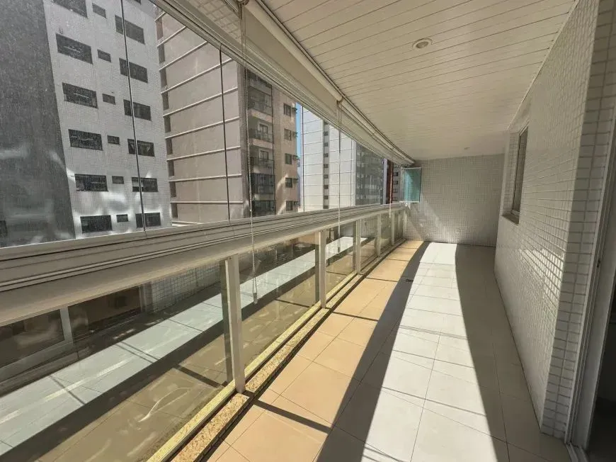 Apartamento de 3 quartos, sendo 2 suites com 130m2 na Praia da Costa - Vila Velha - ES. .