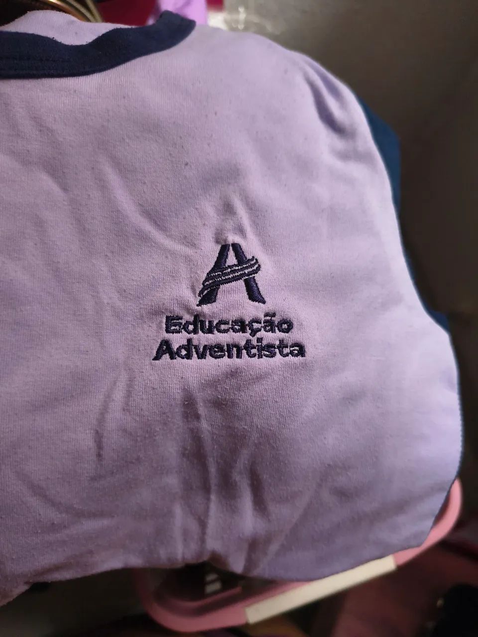 Livros e uniforme