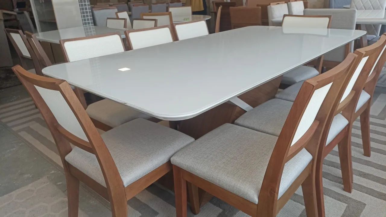 Mesa de Jantar Elegante com Cadeiras de madeira  - Foto 2