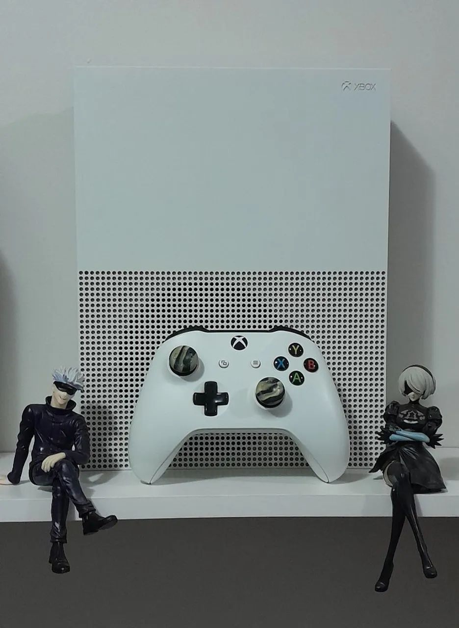 Xbox one s seminovo excelente