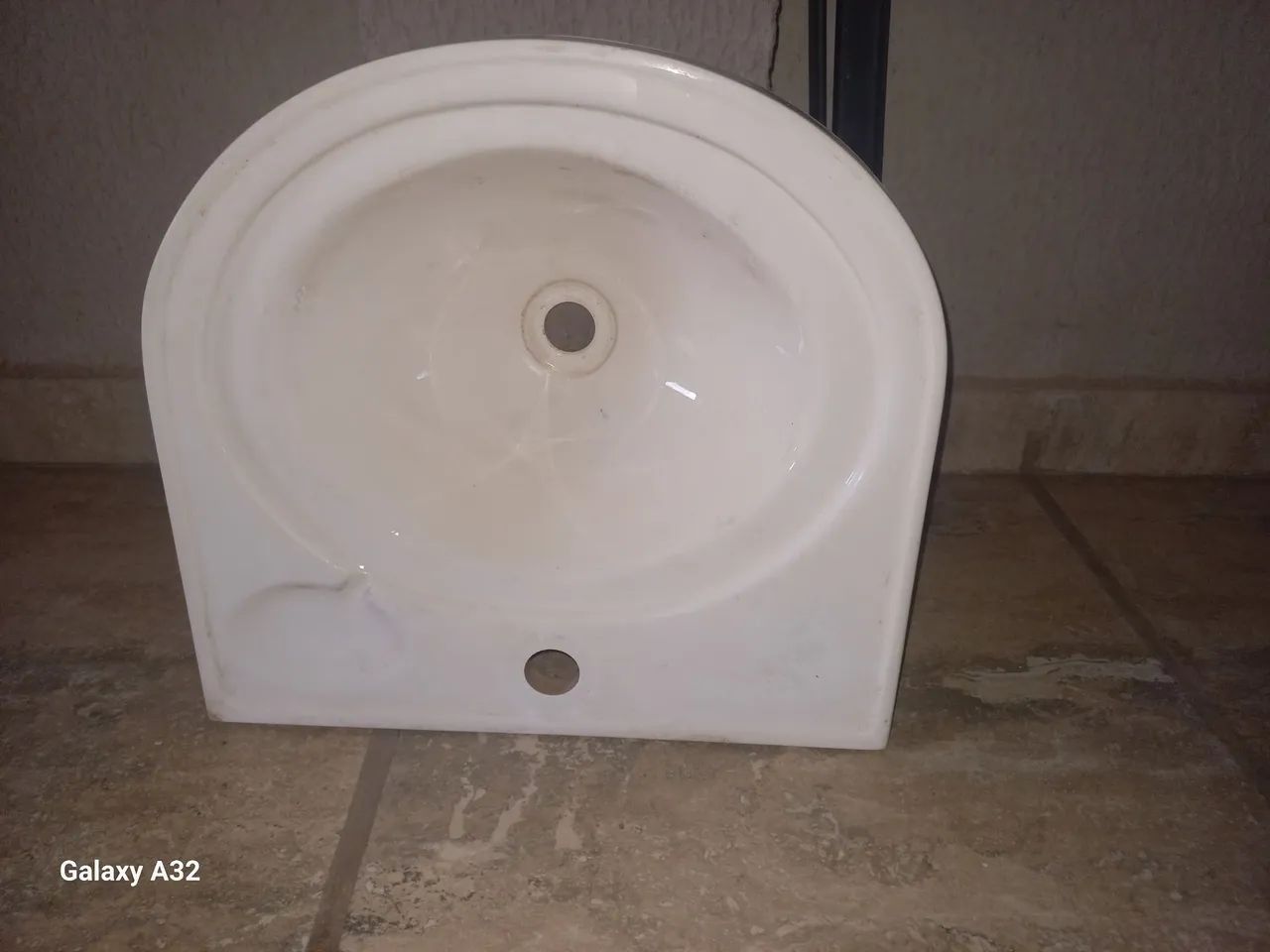 PIA DE BANHEIRO MATERIAL SINTÉTICO  NUNCA FOI USADA