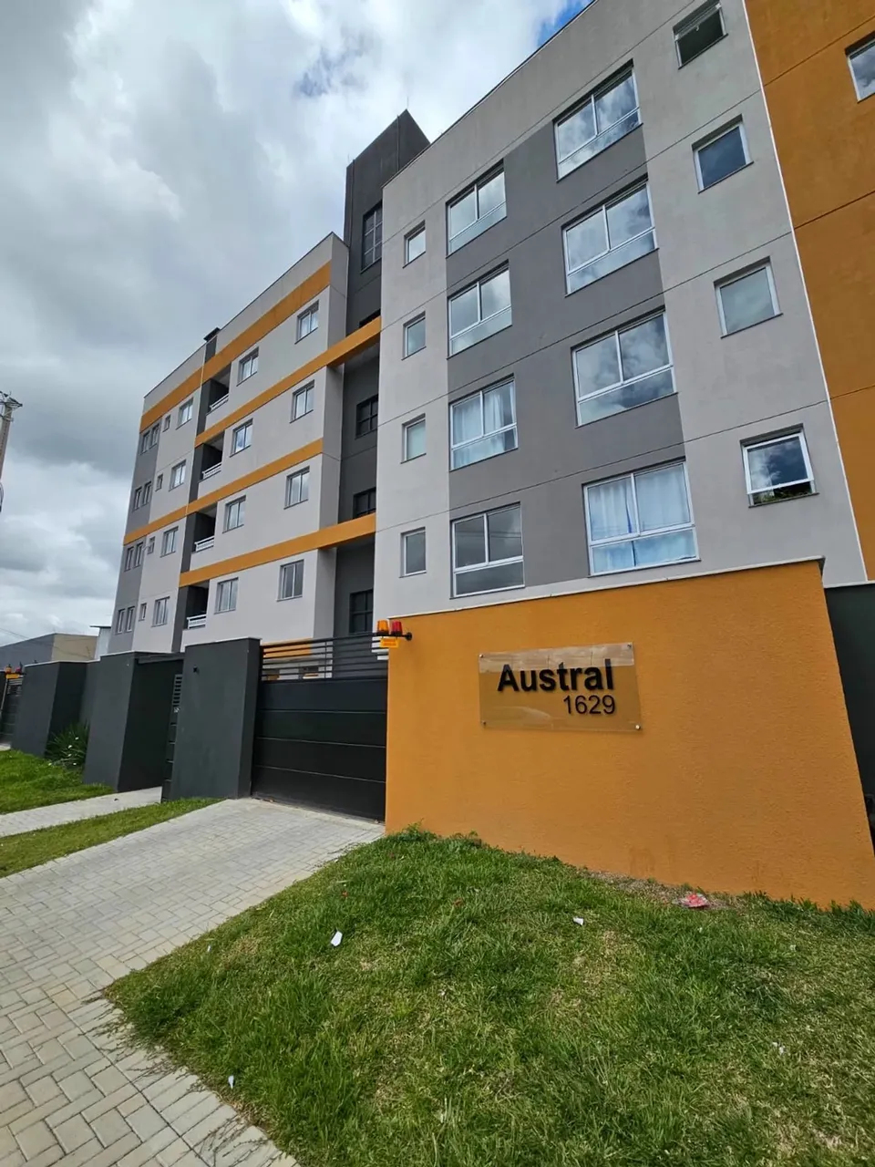 Imóvel para venda com 54 metros quadrados e 2 quartos no bairro Tarumã - Curitiba - PR.