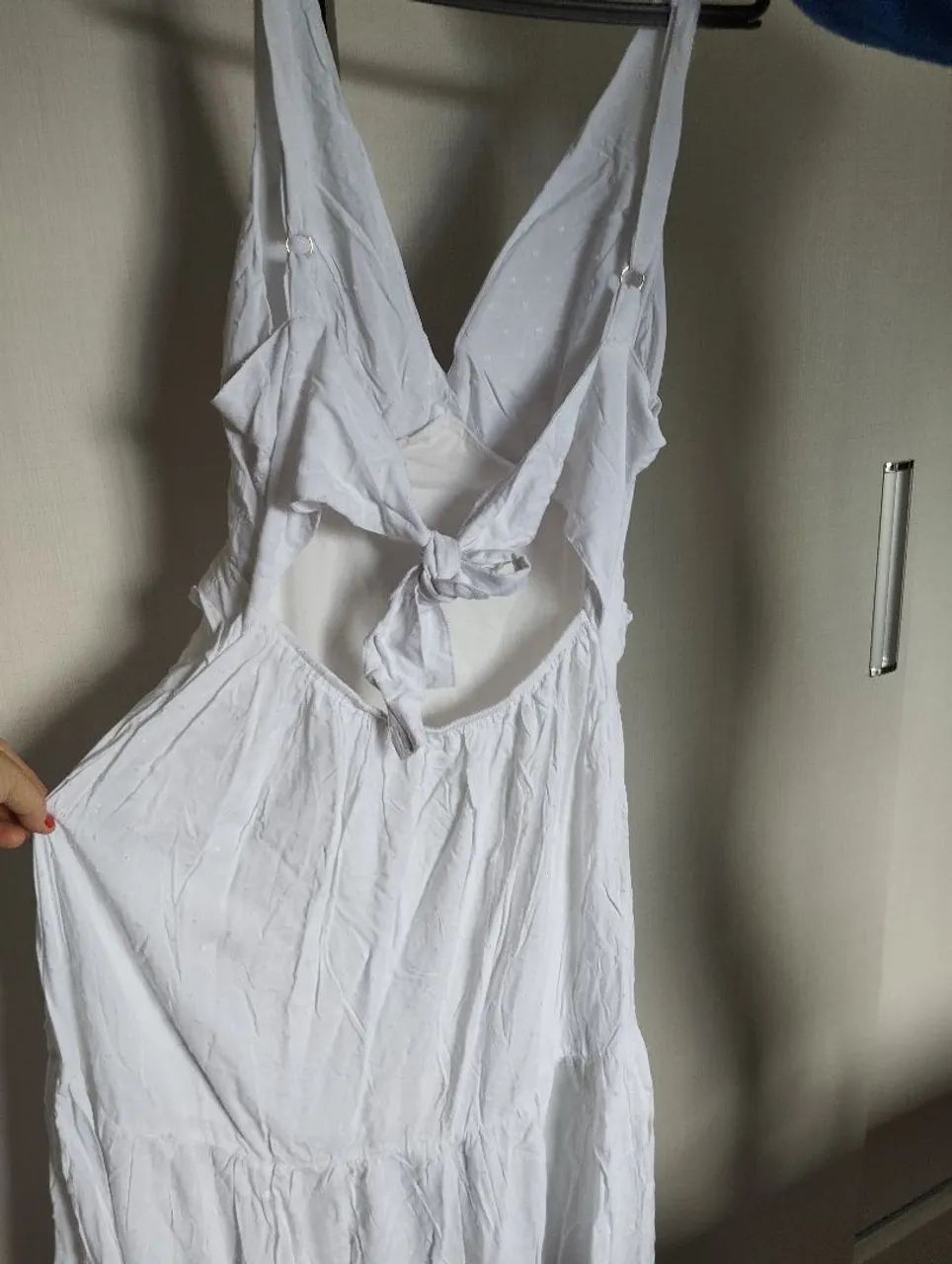 Vestido branco com decote em V - Foto 3