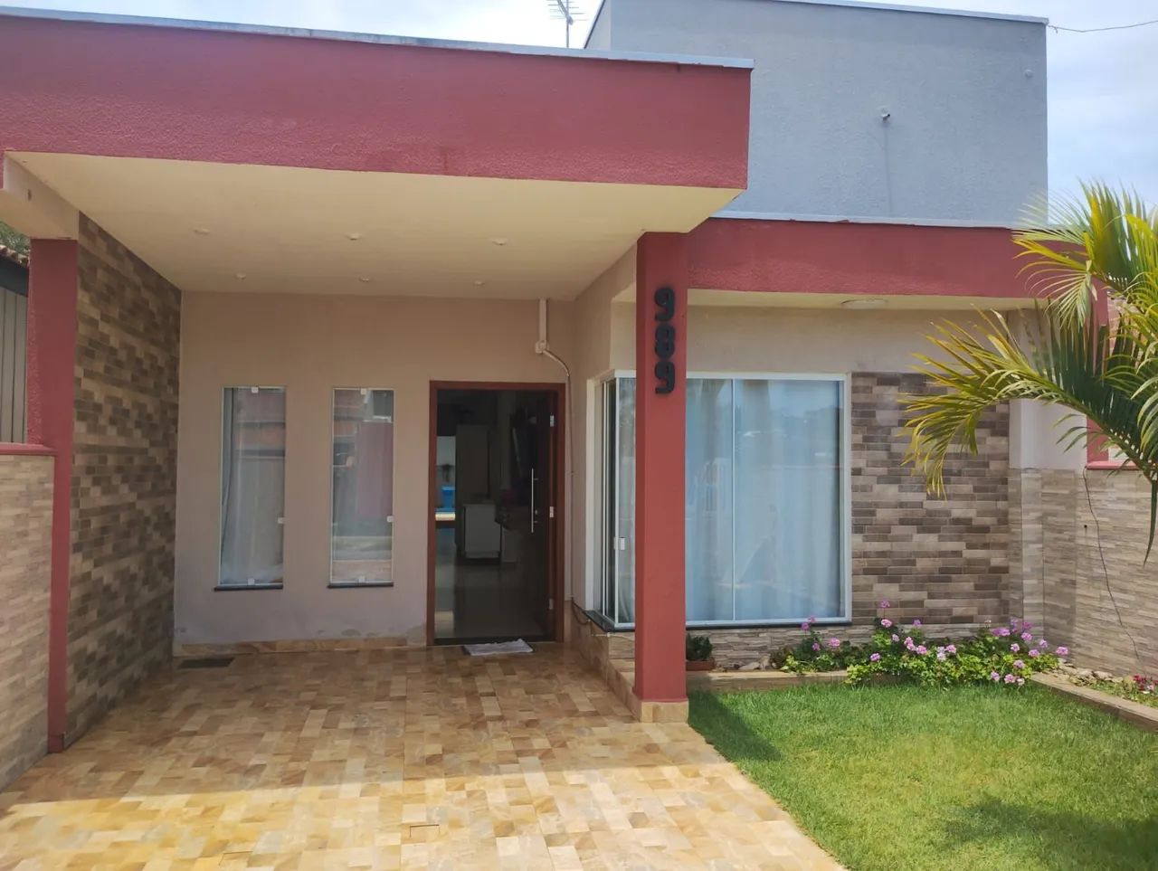 Casa com piscina coberta