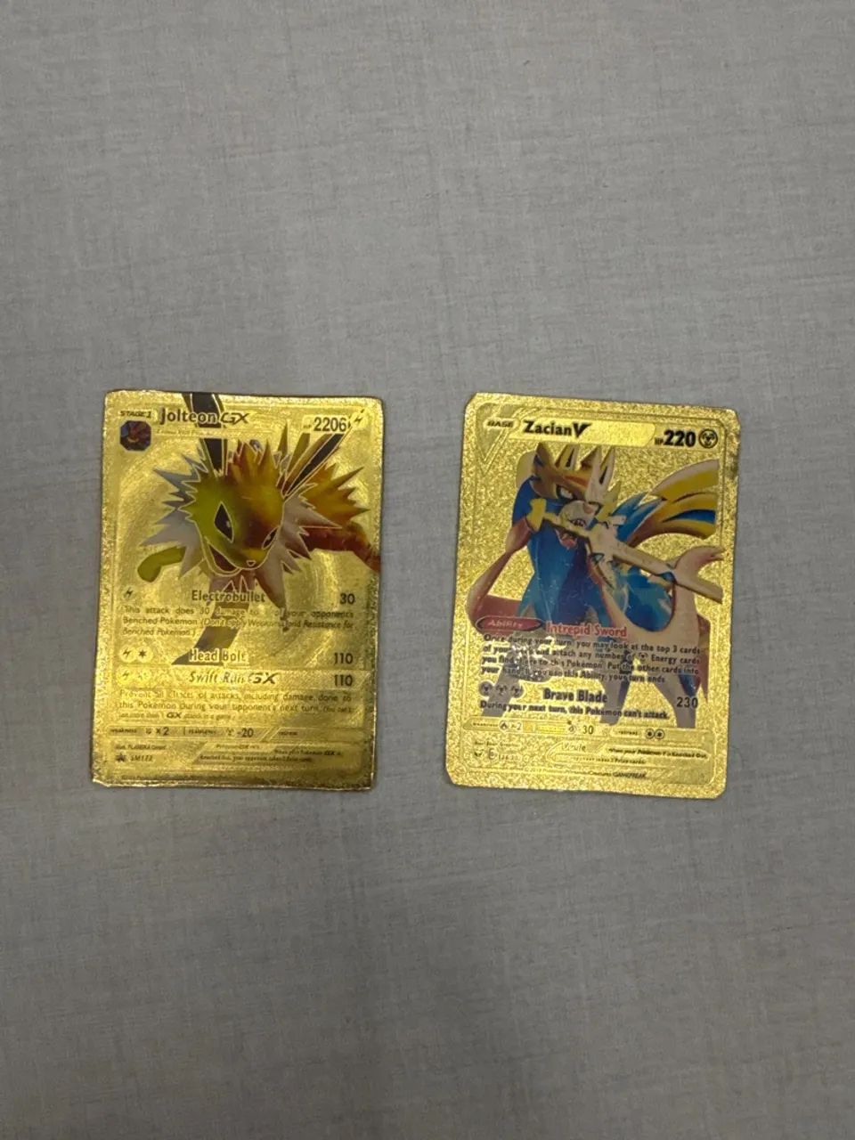 Carta Pokémon Dourada 