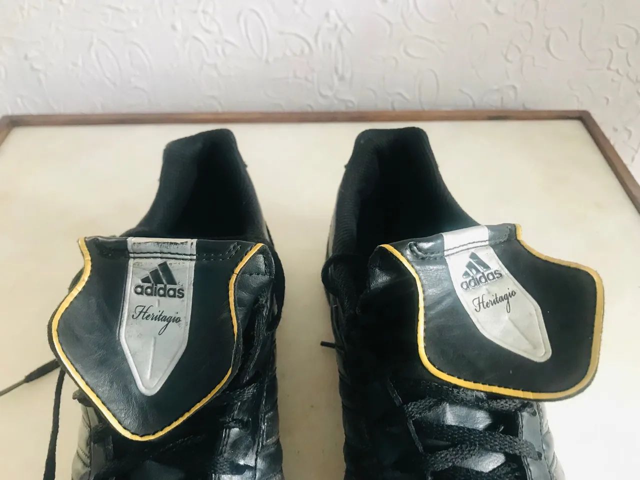 Chuteira Adidas Futsal em couro      ?41 - Foto 5