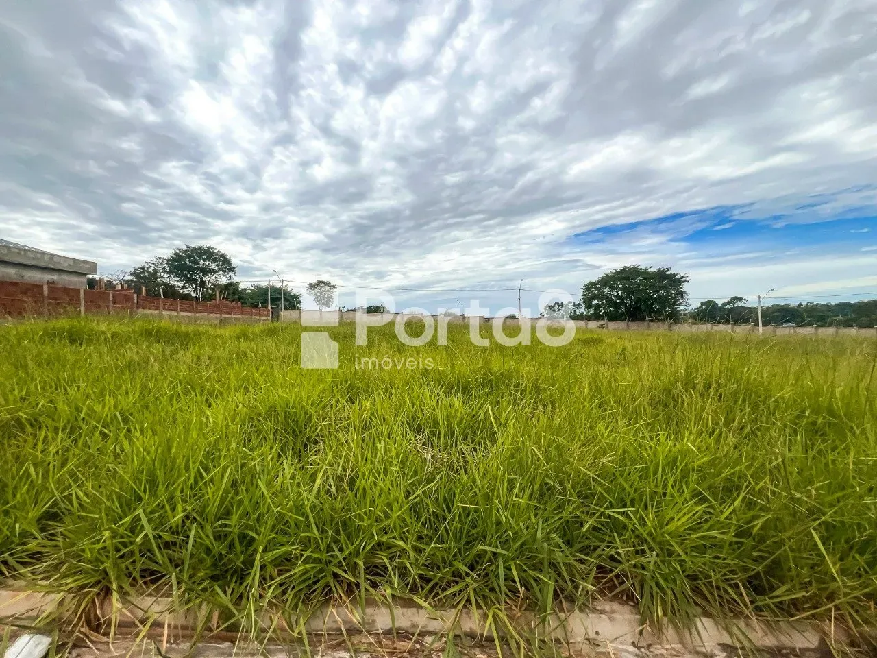 Terreno com 308m² à Venda no Quinta do Lago 2 - Localização Privilegiada Próxima à BR-153.