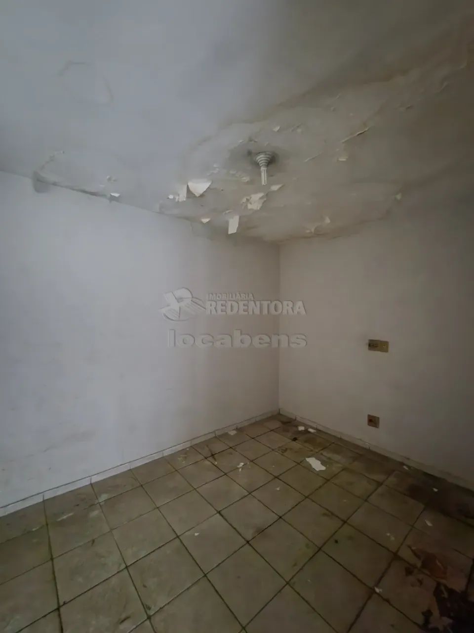 Salão comercial com espaço amplo, 01 copa no bairro Bosque da Saúde. - Foto 4