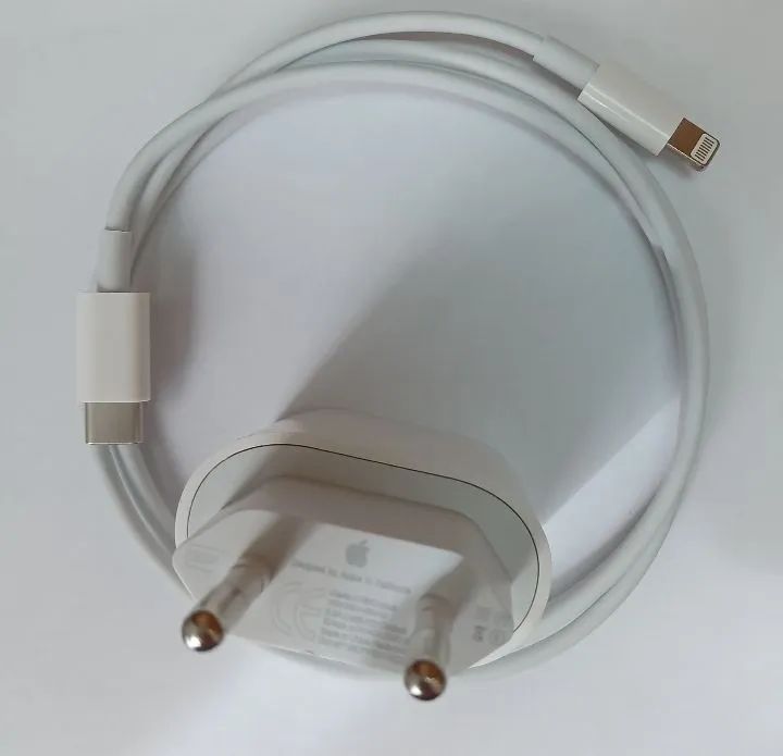 Carregador Apple 20W USB-C Original