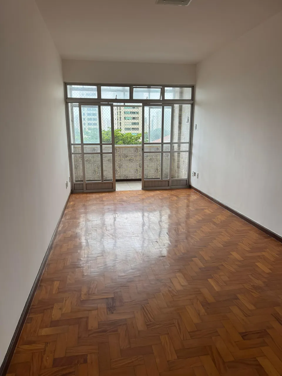 Alugo um ótimo apartamento 2/4 no Canela