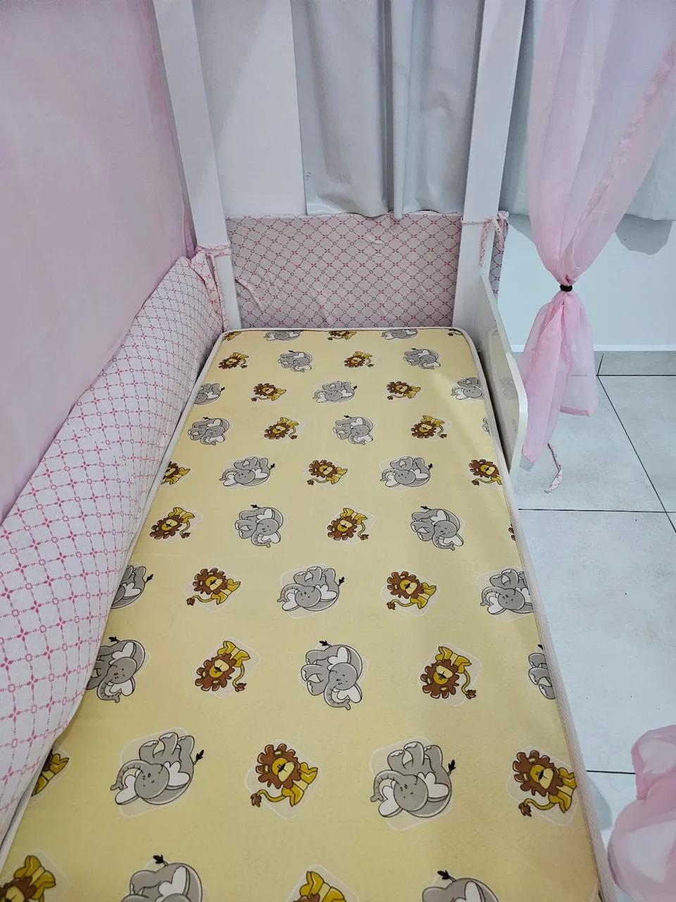 Cama Infantil com Tenda e colchão