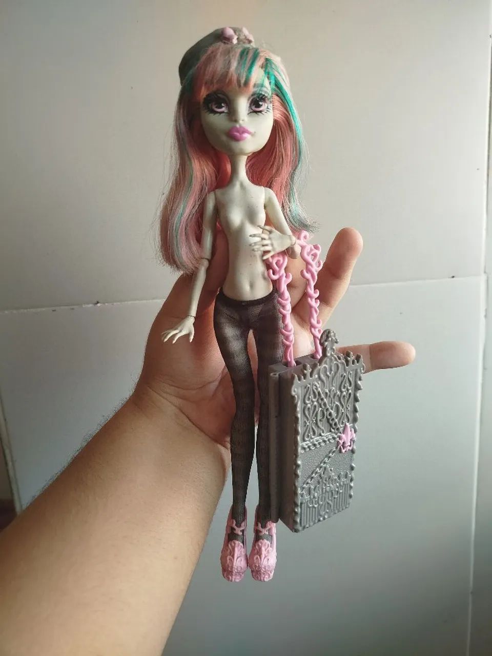 Monster High - Boneca Rochelle Goyle "Scaris: City Of Frights" (Mattel)