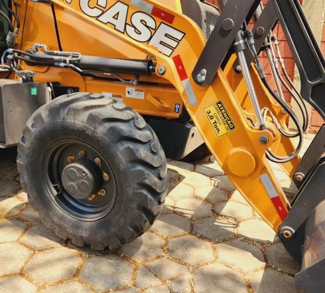 Retroescavadeira Case 580n 4x4 ano 2022 - Foto 4