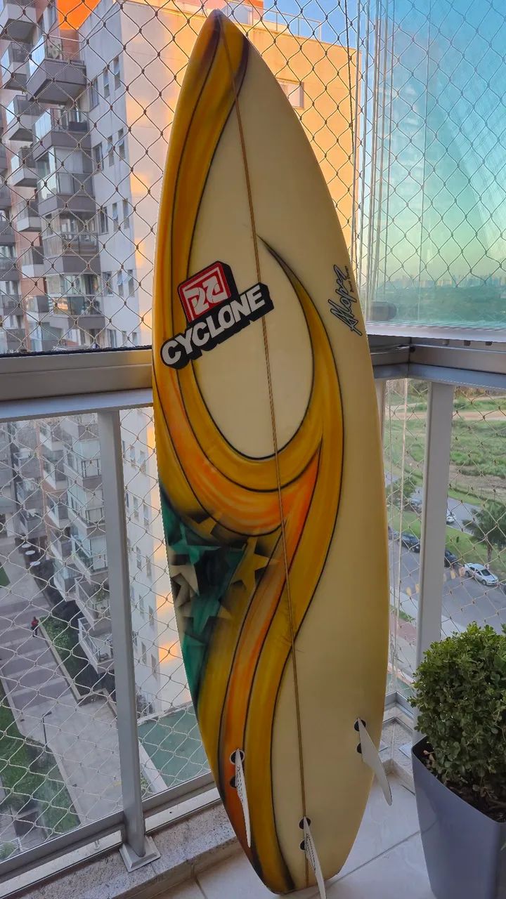 Prancha de Surf Cyclone 6,3 pés- Shaper Alexandre Lopes