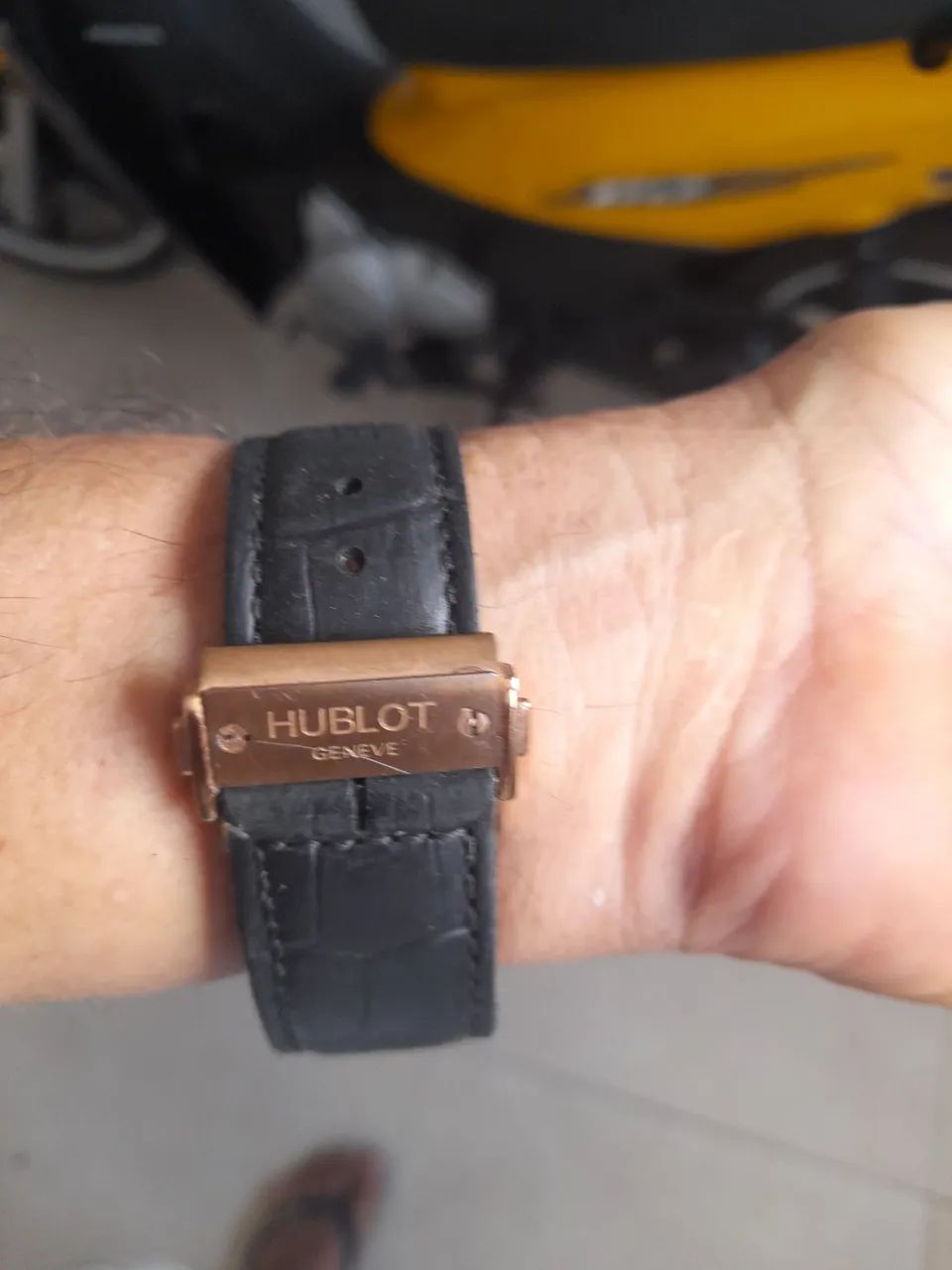 Vendo um relógio HuBolt cronógrafo funcionando perfeitamente  - Foto 2