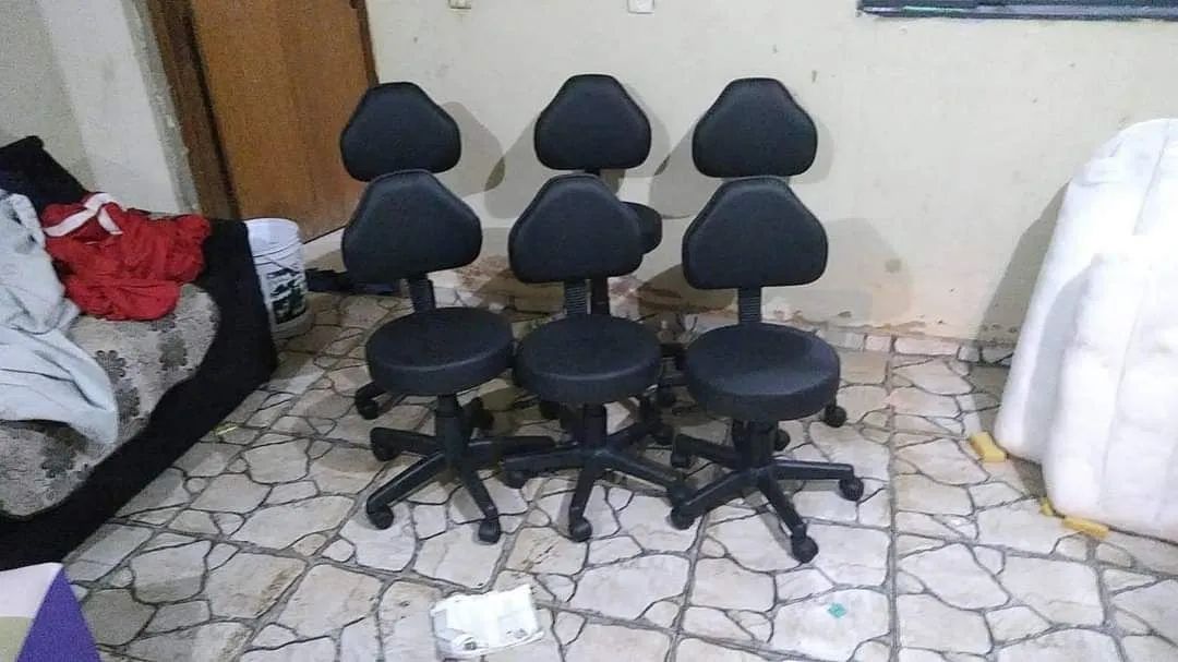 Reforma e manutenção de cadeiras  - Foto 2