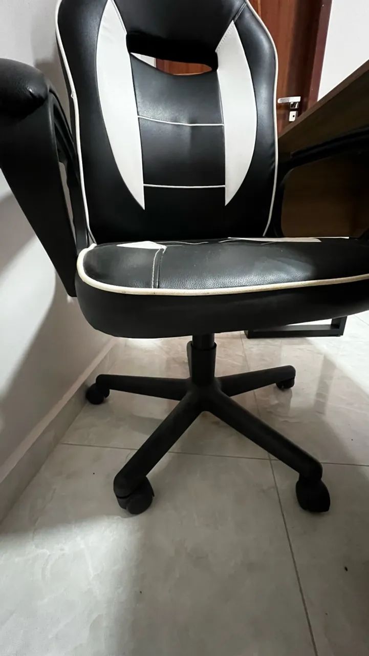 Mesa e cadeira / escritório  - Foto 5