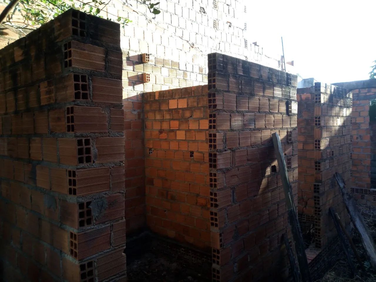 Vendo casa/terreno em construção  - Foto 2
