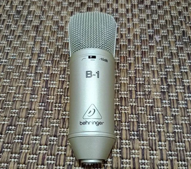 Microfone Condensador Behringer B1 Com Case